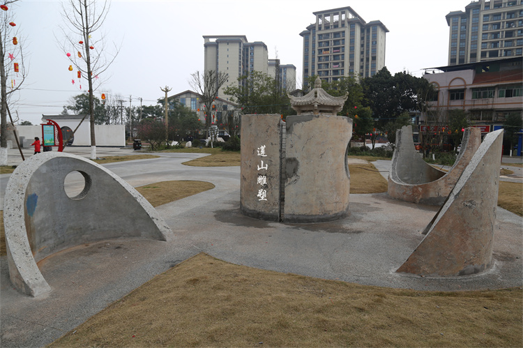 重庆大足混响水泥雕塑高满军设计师项目